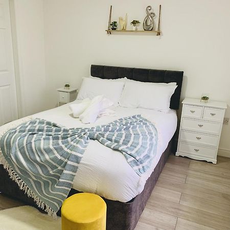 Modern & Cosy 2-Bed Apartment Near Nec, Airport & Jlr! Бирмингам Стая снимка